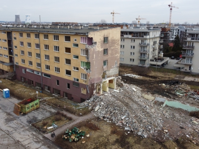 Rozpoczęła się rozbiórka starego budnku Zespołu Szkolno-Przedszkolnego nr 15 przy ul. Grochowej 23