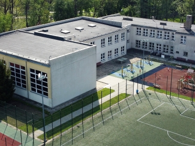 Szkoła Podstawowa nr 78 ul. Jaskrowa 5 - remont wejścia głównego do budynku, bramy wjazdowej i inne prace remontowe