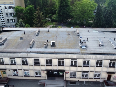 Samorządowe Przedszkole nr 77,  ul. Jadwigi z Łobzowa 30 - likwidacja nawierzchni betonowej wokół skalniaka i inne prace remontowe