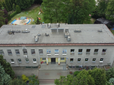 Samorządowe Przedszkole nr 123, ul. Miechowity 4 - wymiana pochłaniaczy w kuchni, malowanie kuchni i klatki schodowej i inne prace remontowe
