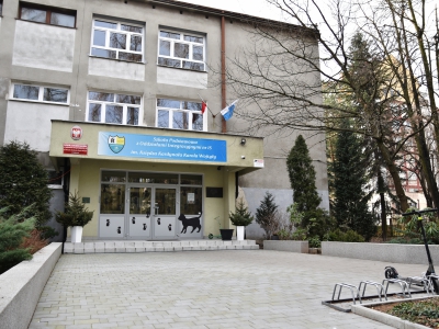 Szkoła Podstawowa z Oddziałami Integracyjnymi nr 15, ul. Kluczborska 3 - remont sanitariatów na parterze