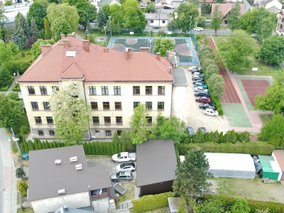 Szkoła Podstawowa nr 49, ul. Montwiłła-Mireckiego 29 - remont podłóg w salach lekcyjnych i inne prace remontowe