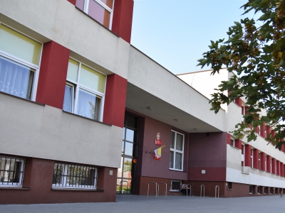 Zespół Szkolno-Przedszkolny nr 16, ul. Mackiewicza 15 - remont i dostosowanie pomieszczeń do standardu sal lekcyjnych i inne prace remontowe