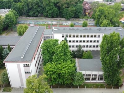 Zespół Szkół Ogólnokształcących nr 1, ul. Blachnickiego 1 - uszczelnienie okien w salach 