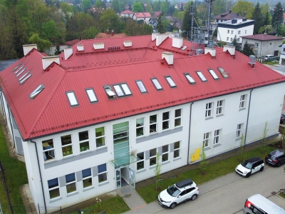 Szkoła Podstawowa nr 43, ul. Myślenicka 112 - remont sali dydaktycznej (wymiana podłogi i malowanie) oraz zakup krzeseł do stołówki szkolnej i inne prace remontowe.
