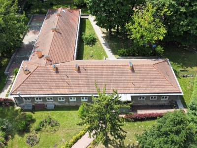 Samorządowe Przedszkole nr 93, os. Krakowiaków 18 - remont dachu, opracowanie dokumentacji projektowej 