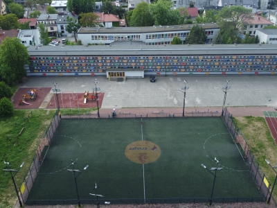 Szkoła Podstawowa nr 93, ul. Szlachtowskiego 31 - naprawa lamp na boisku szkolnym i inne prace remontowe